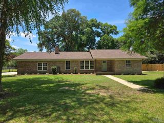 4705 Dean Dr, Pace, FL 32571