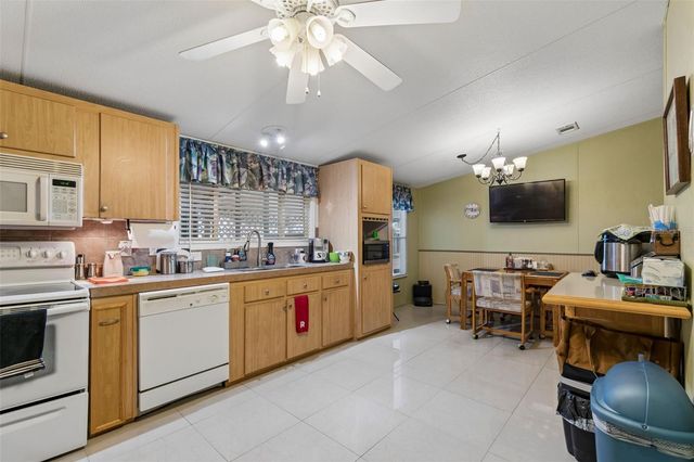 12701 126TH AVENUE 63, Largo, FL 33774