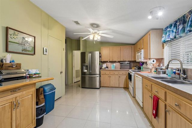 12701 126TH AVENUE 63, Largo, FL 33774