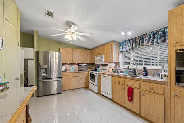 12701 126TH AVENUE 63, Largo, FL 33774