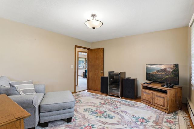 3306 53rd Avenue N, Brooklyn Center, MN 55429