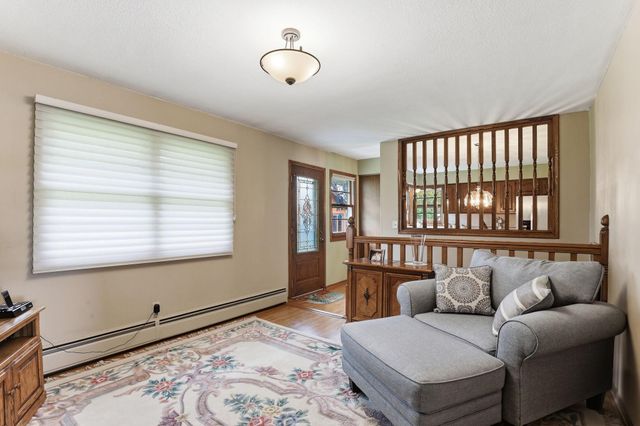 3306 53rd Avenue N, Brooklyn Center, MN 55429