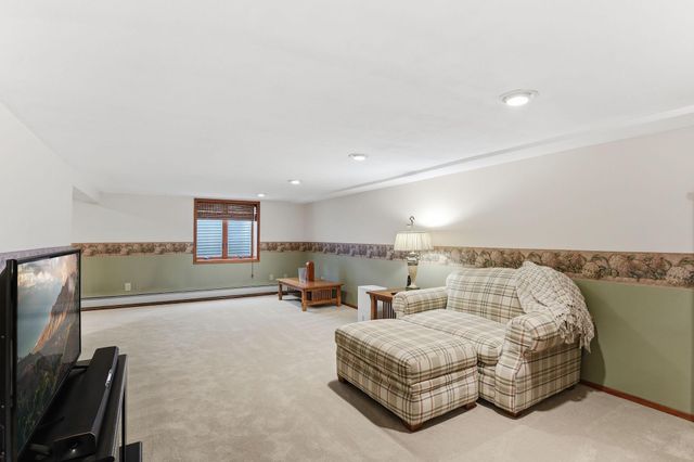 3306 53rd Avenue N, Brooklyn Center, MN 55429