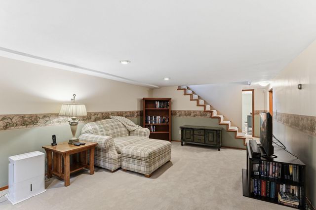 3306 53rd Avenue N, Brooklyn Center, MN 55429