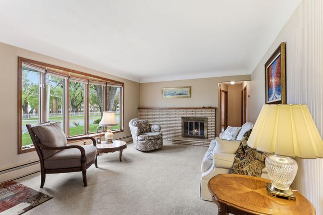 3306 53rd Avenue N, Brooklyn Center, MN 55429