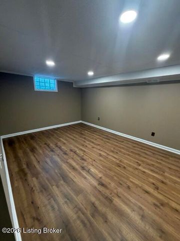 3213 Hikes Ln, Louisville, KY 40220