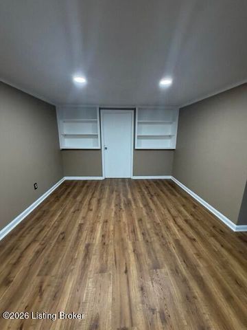 3213 Hikes Ln, Louisville, KY 40220