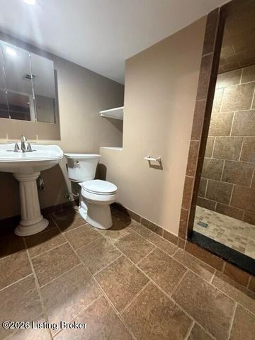3213 Hikes Ln, Louisville, KY 40220
