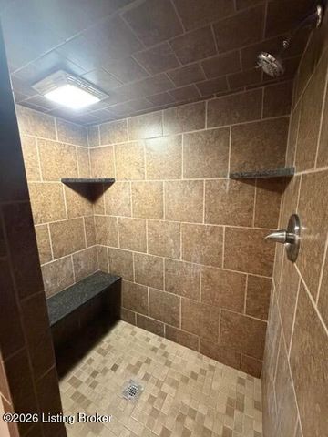 3213 Hikes Ln, Louisville, KY 40220