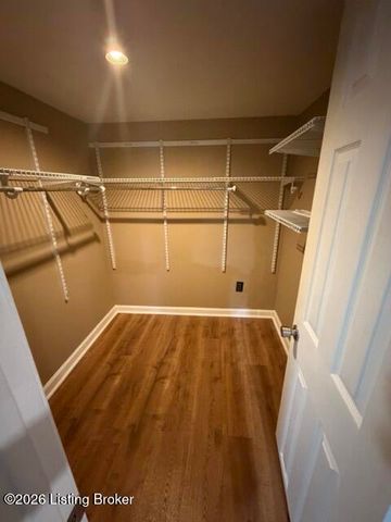 3213 Hikes Ln, Louisville, KY 40220