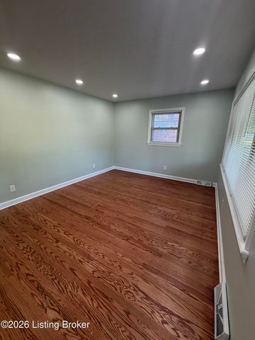 3213 Hikes Ln, Louisville, KY 40220