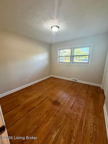 3213 Hikes Ln, Louisville, KY 40220