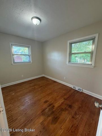3213 Hikes Ln, Louisville, KY 40220