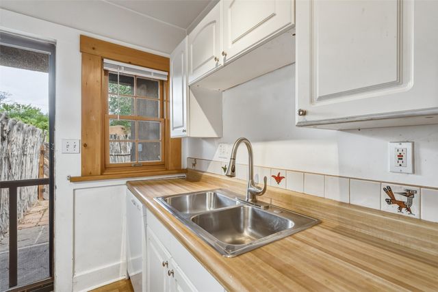 815 Allendale Street, Santa Fe, NM 87505