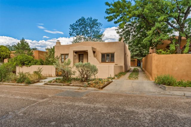 815 Allendale Street, Santa Fe, NM 87505