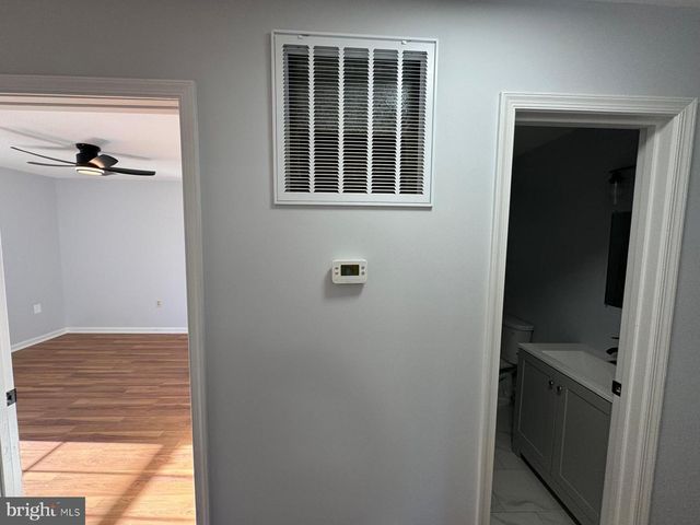 419 SUMMIT AVE, Winchester, VA 22601