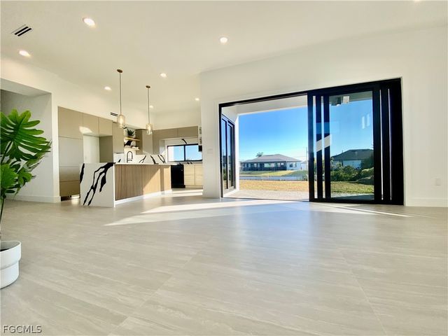 1506 SW 1st ST, Cape Coral, FL 33991