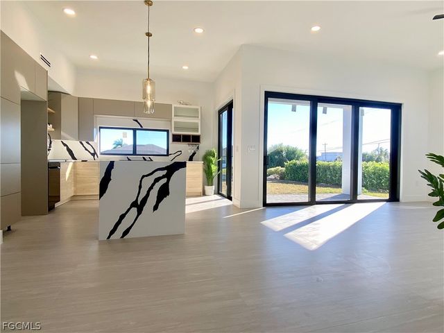 1506 SW 1st ST, Cape Coral, FL 33991