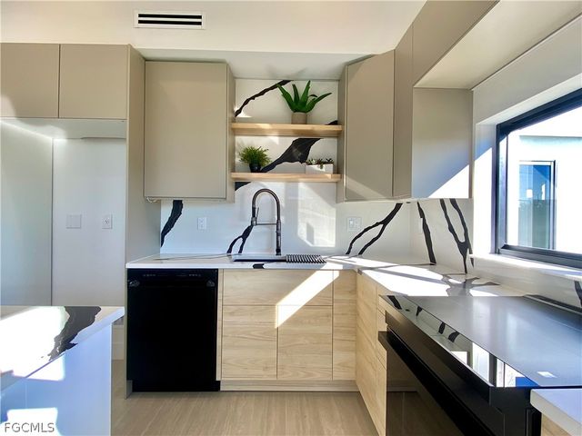 1506 SW 1st ST, Cape Coral, FL 33991