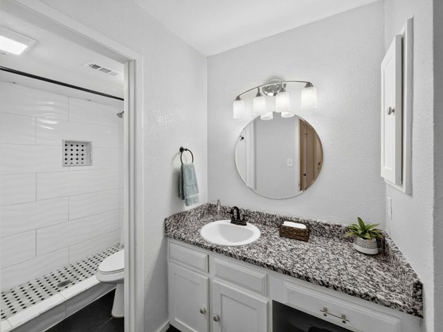 14800 Enterprise Drive 14B, Farmers Branch, TX 75234