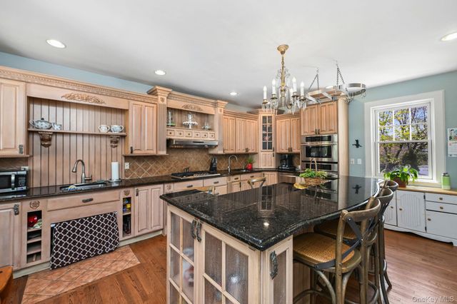 60 Greenridge Avenue, White Plains, NY 10605