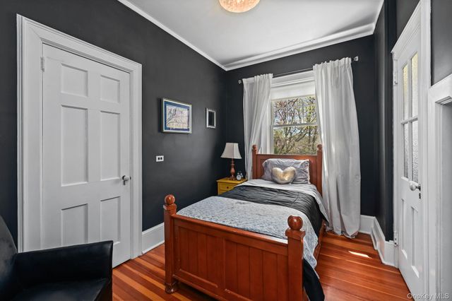 60 Greenridge Avenue, White Plains, NY 10605