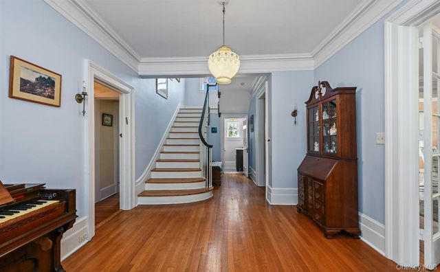 60 Greenridge Avenue, White Plains, NY 10605