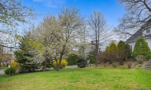60 Greenridge Avenue, White Plains, NY 10605