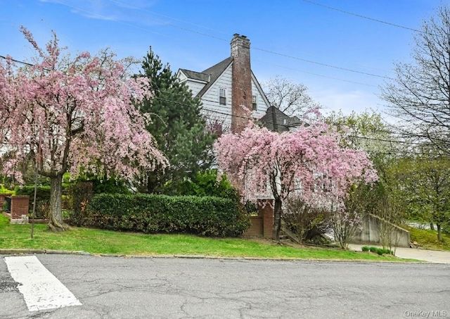 60 Greenridge Avenue, White Plains, NY 10605