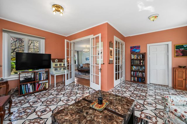 60 Greenridge Avenue, White Plains, NY 10605