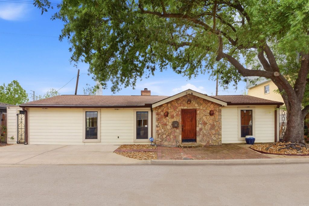 1918 Vassar Street, Houston, TX 77098