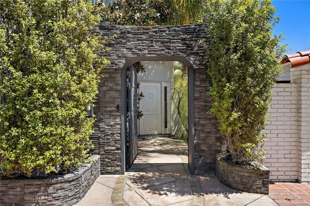 234 Via Graziana, Newport Beach, CA 92663