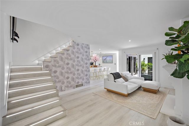 234 Via Graziana, Newport Beach, CA 92663
