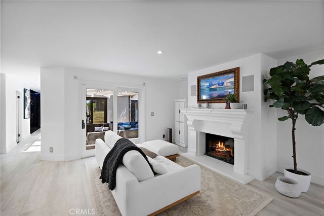 234 Via Graziana, Newport Beach, CA 92663