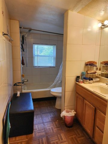 2720 W 96th Place, Evergreen Park, IL 60805