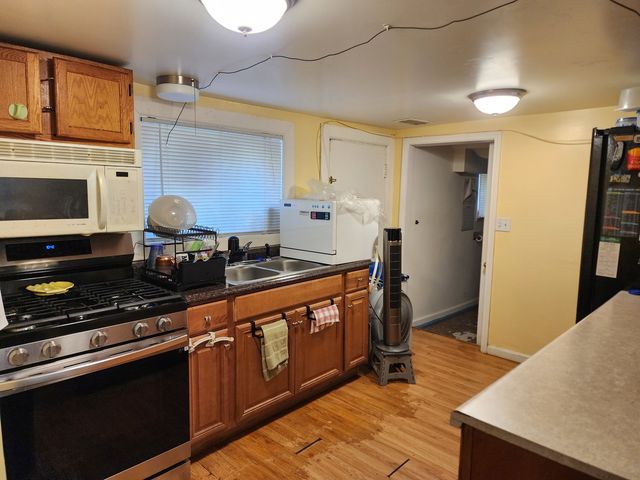 2720 W 96th Place, Evergreen Park, IL 60805