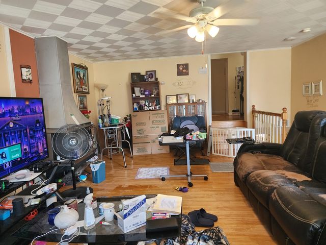 2720 W 96th Place, Evergreen Park, IL 60805