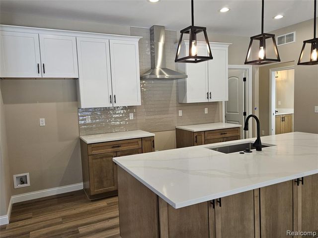 49241 London Bridge Drive, Macomb, MI 48042
