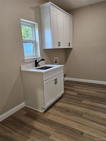 49241 London Bridge Drive, Macomb, MI 48042