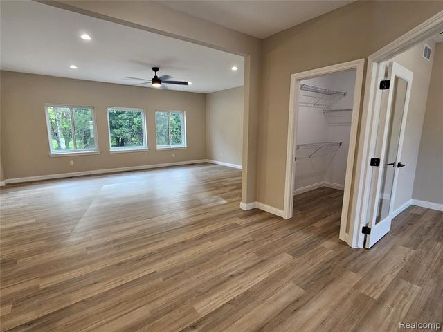 49241 London Bridge Drive, Macomb, MI 48042