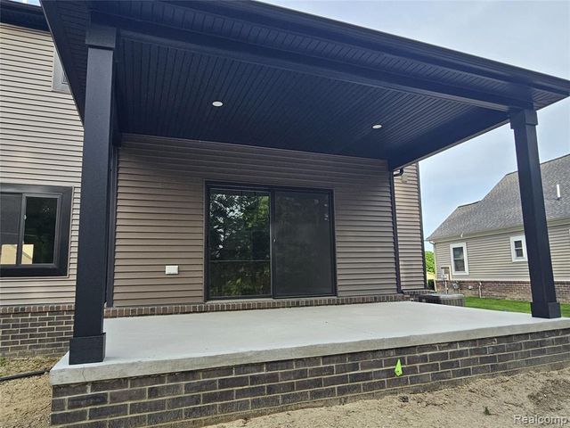 49241 London Bridge Drive, Macomb, MI 48042