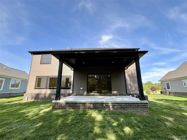 49241 London Bridge Drive, Macomb, MI 48042