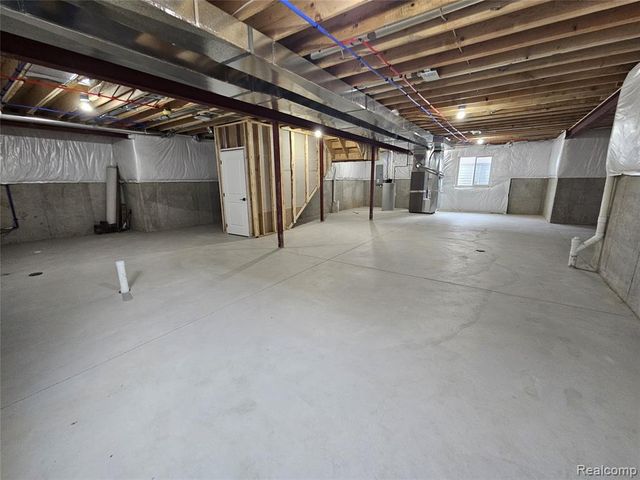 49241 London Bridge Drive, Macomb, MI 48042