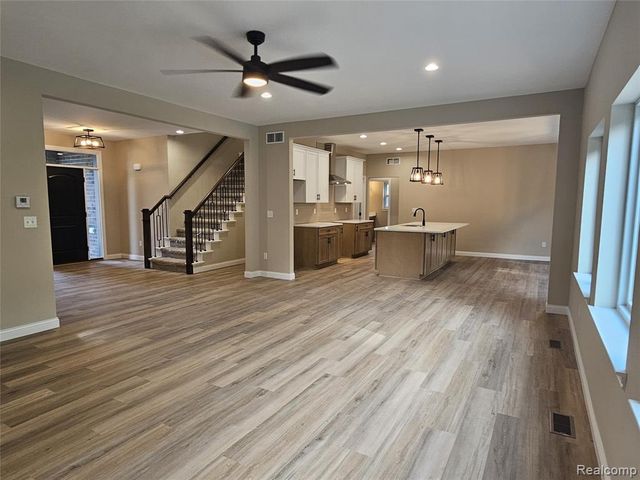 49241 London Bridge Drive, Macomb, MI 48042