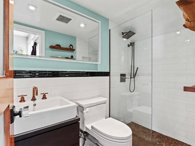 246 Cypress St 4, Brookline, MA 02445