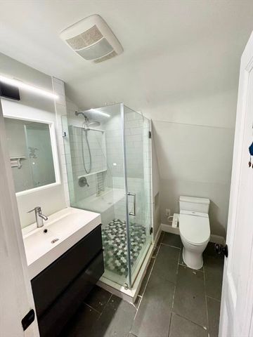 246 Cypress St 4, Brookline, MA 02445
