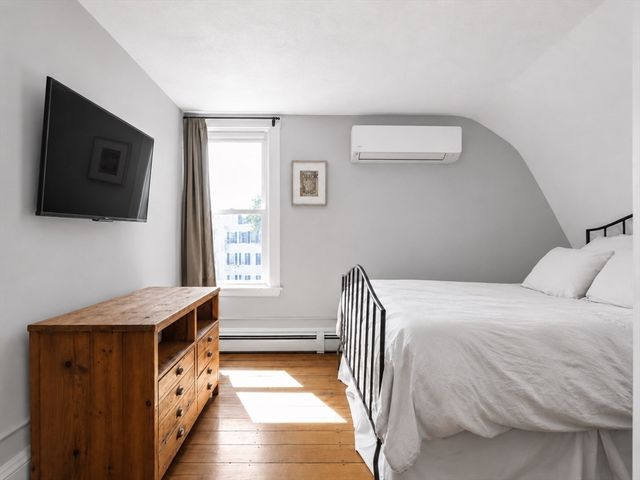 246 Cypress St 4, Brookline, MA 02445