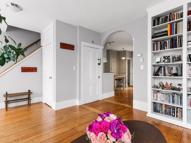 246 Cypress St 4, Brookline, MA 02445