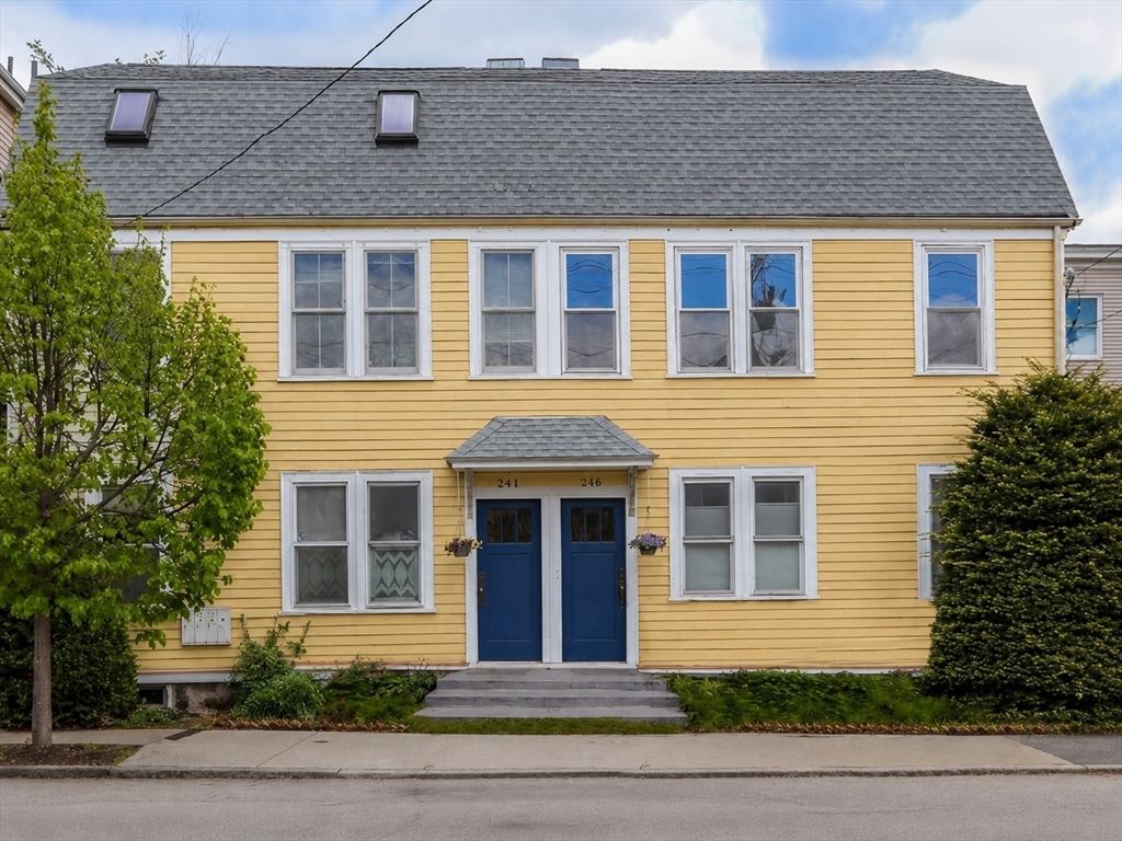 246 Cypress St 4, Brookline, MA 02445