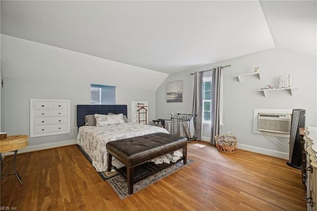 4104 Thalia DR, Virginia Beach, VA 23452